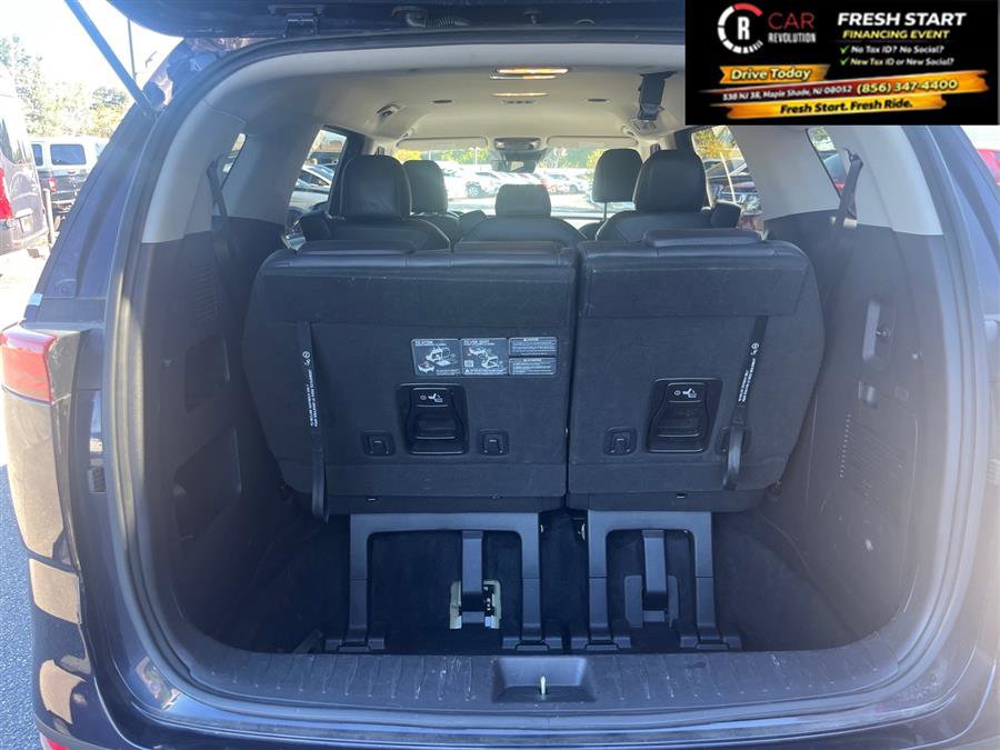 Used 2024 Kia Carnival LX image 9