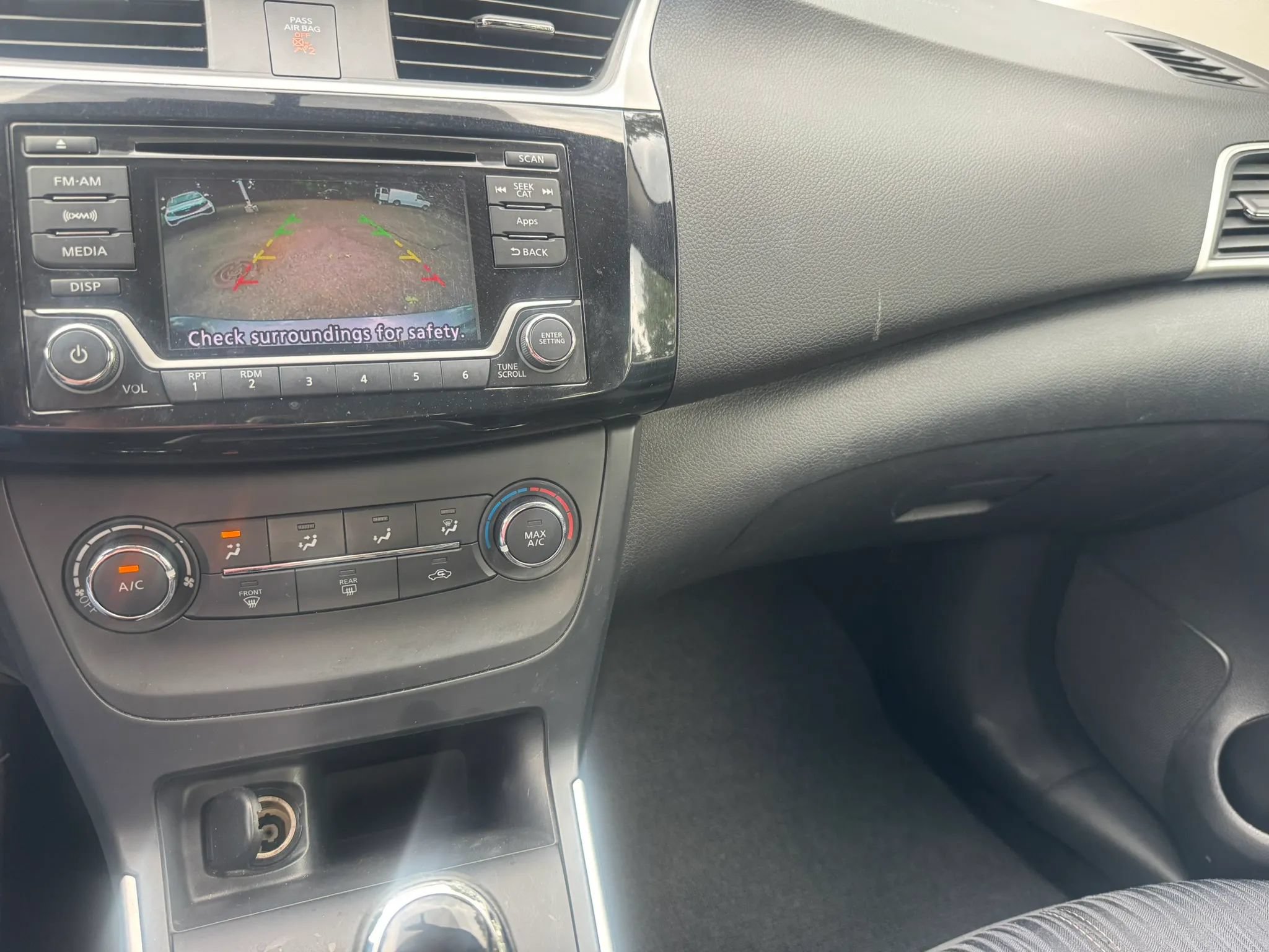 Used 2016 Nissan Sentra SV FWD image 29