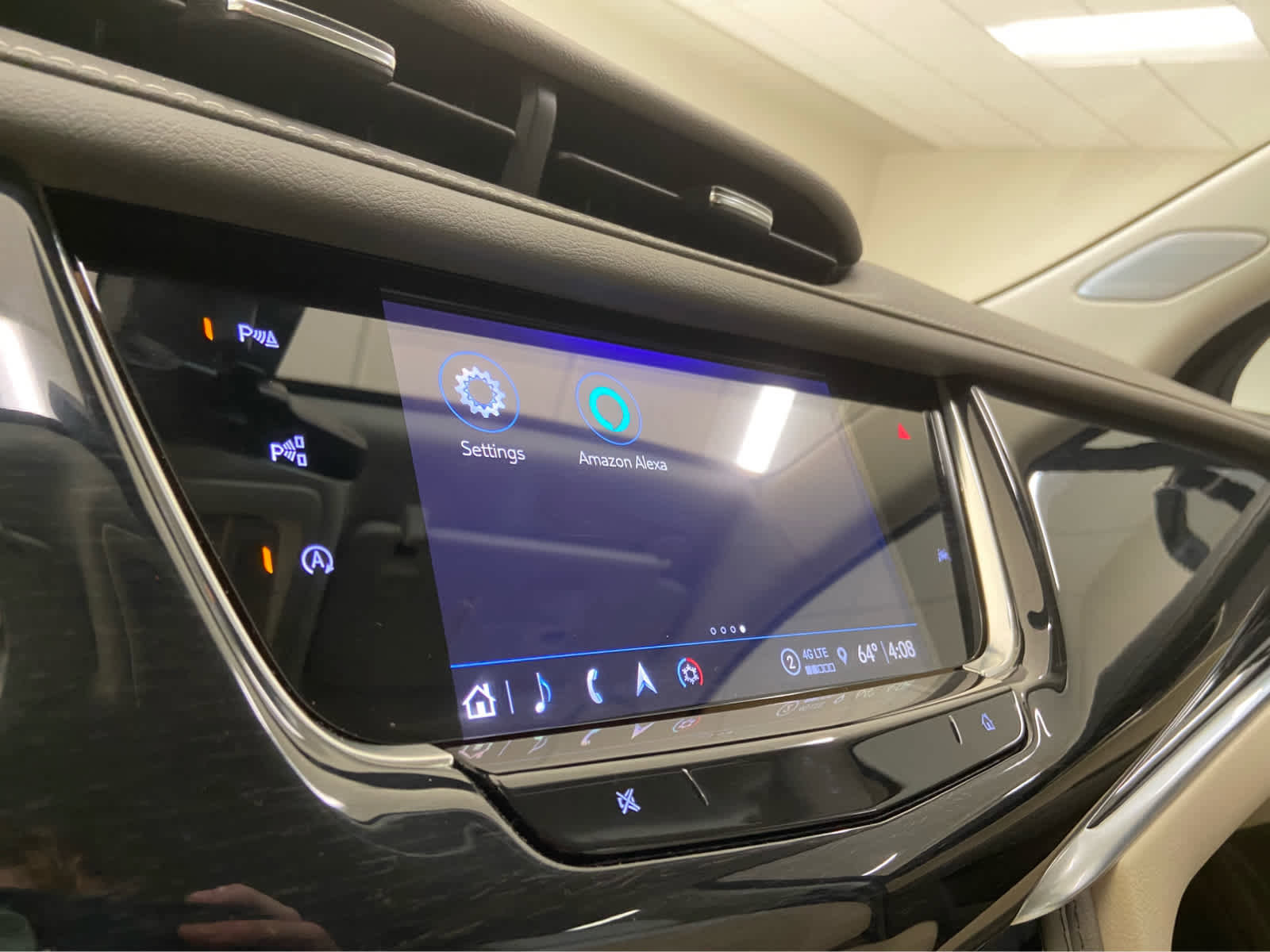 Used 2024 Cadillac XT6 Premium Luxury w/ Technology Package image 31