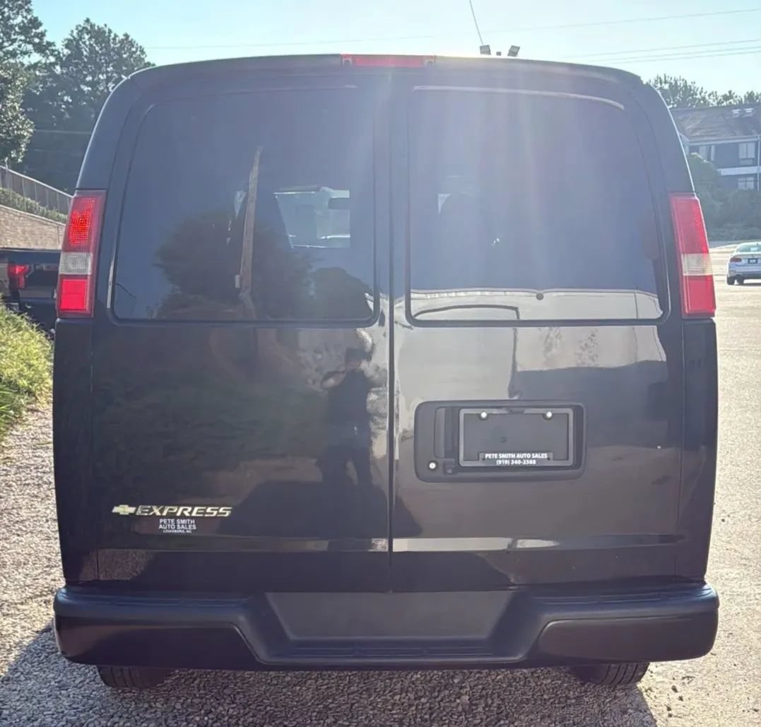 Used 2017 Chevrolet Express 3500 LS RWD image 8
