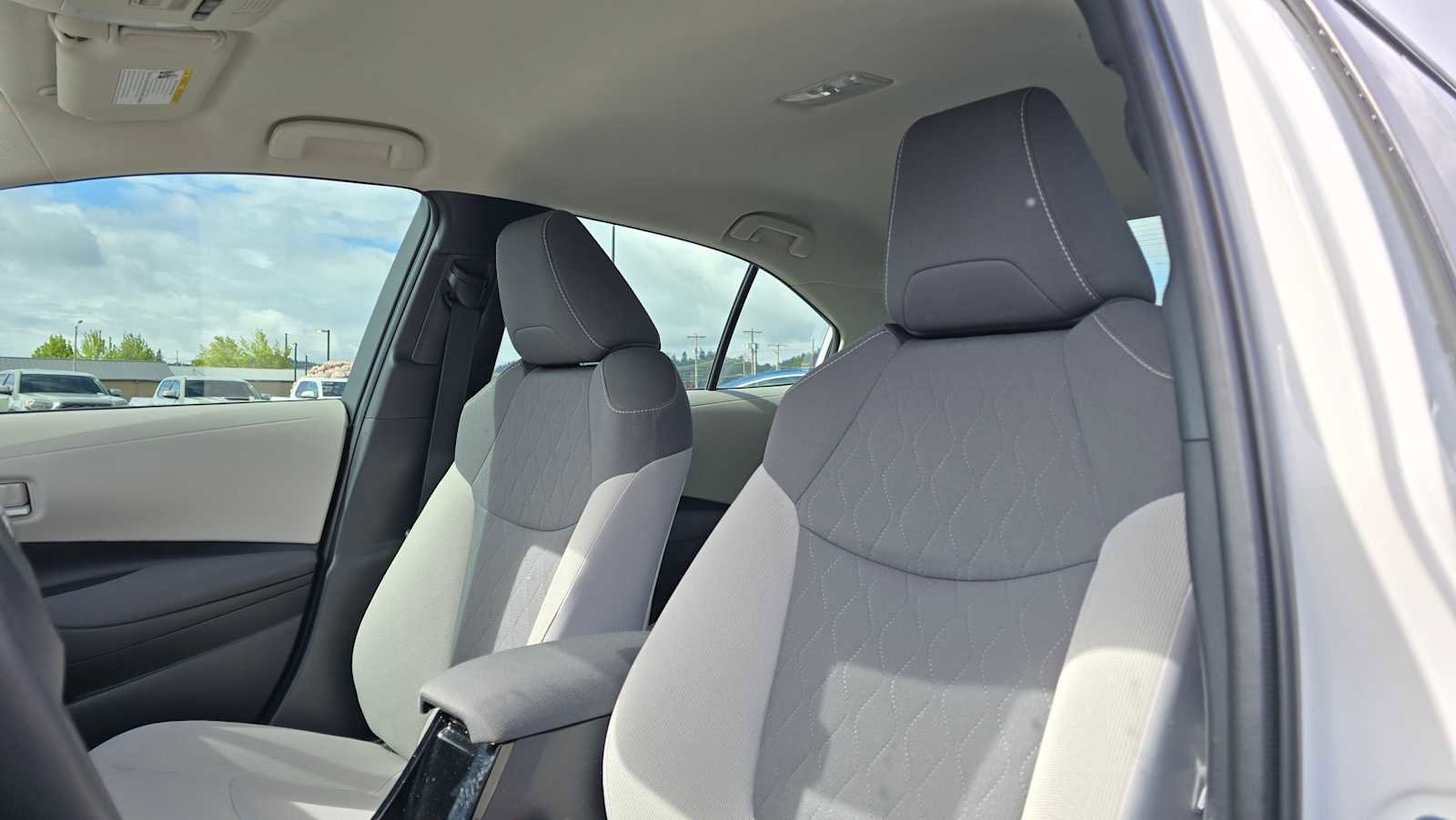 Used 2021 Toyota Corolla LE FWD image 21