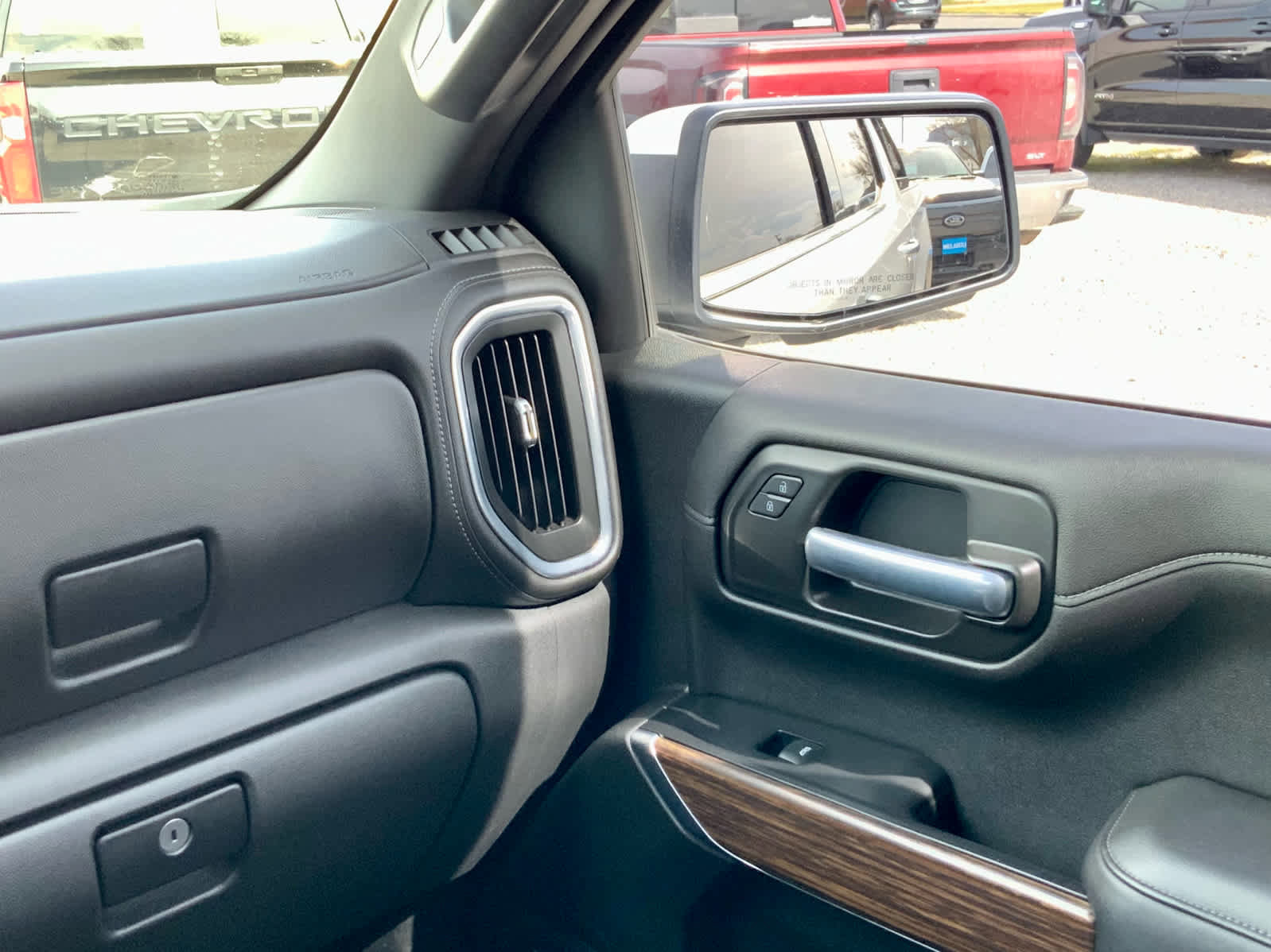 Used 2021 Chevrolet Silverado 1500 High Country w/ Technology Package AWD/4WD image 38