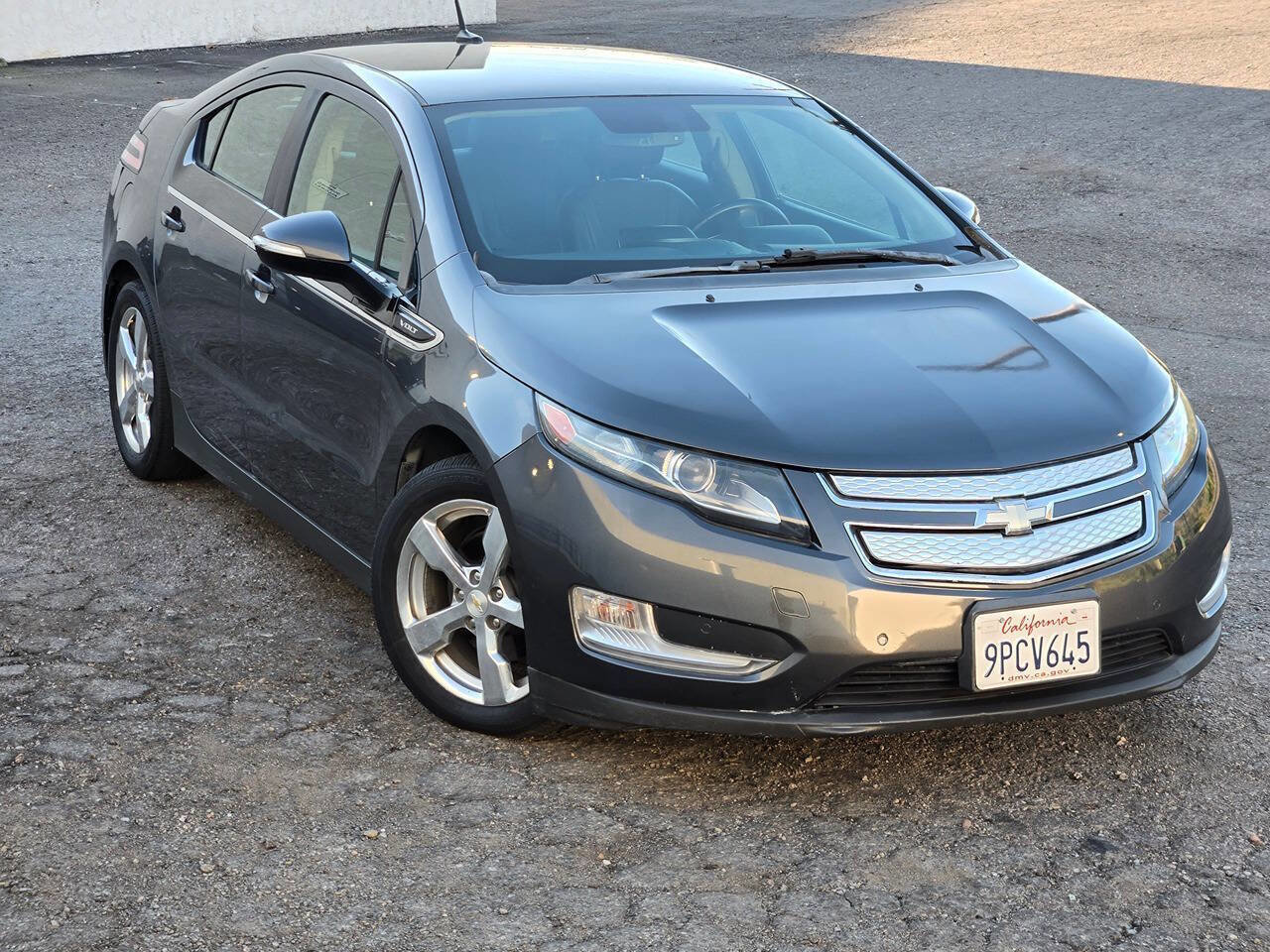 Used 2011 Chevrolet Volt Premium w/ Premium Trim Package image 3