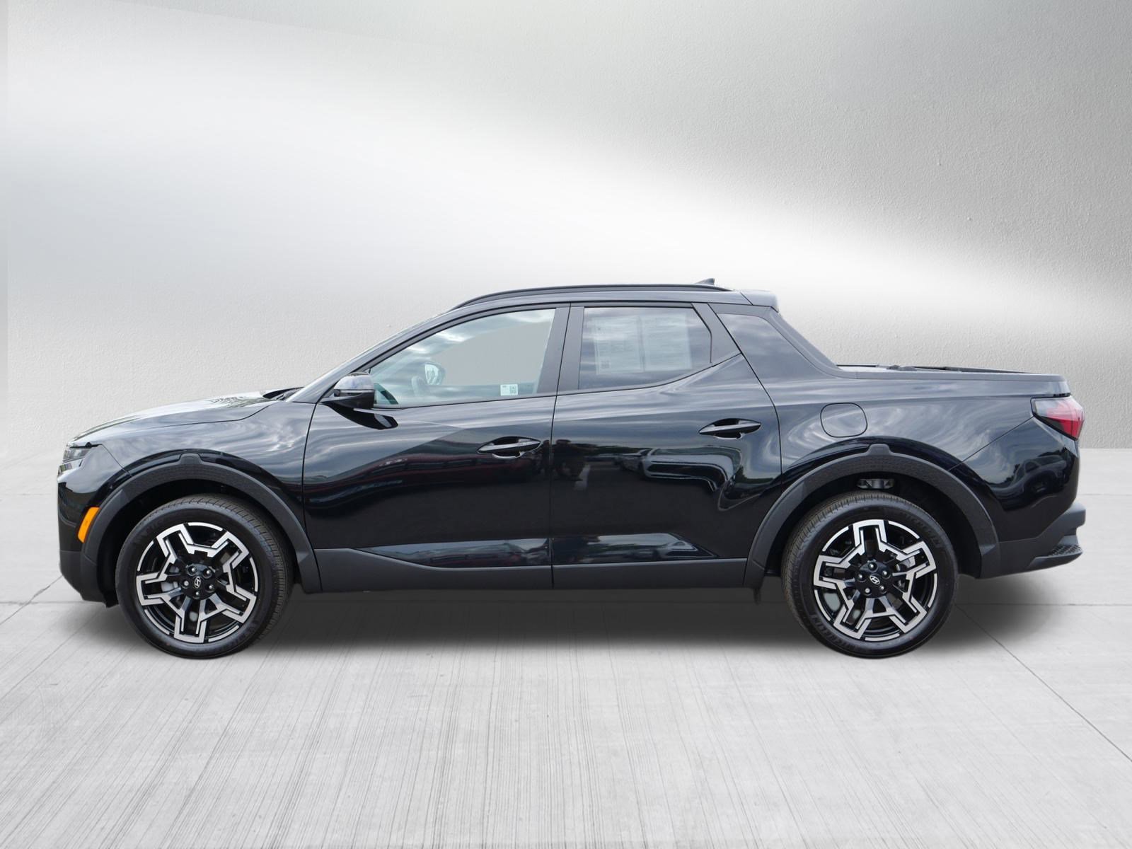 Used 2025 Hyundai Santa Cruz Limited image 4