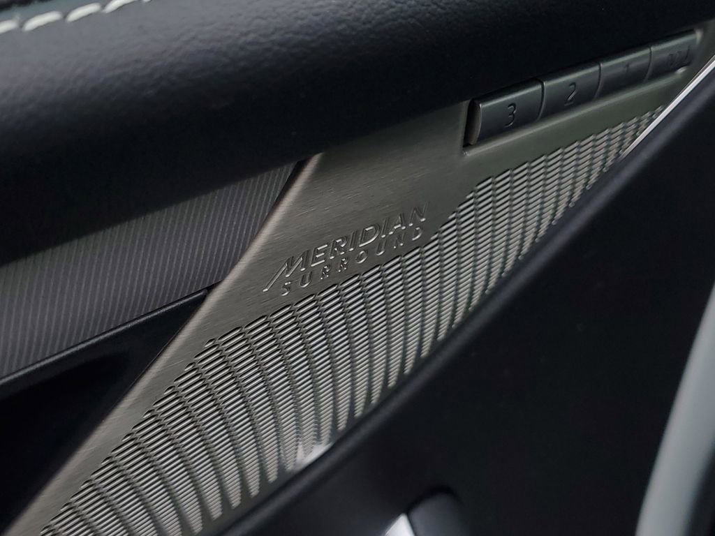 Used 2024 Jaguar F-PACE R-Dynamic S image 12