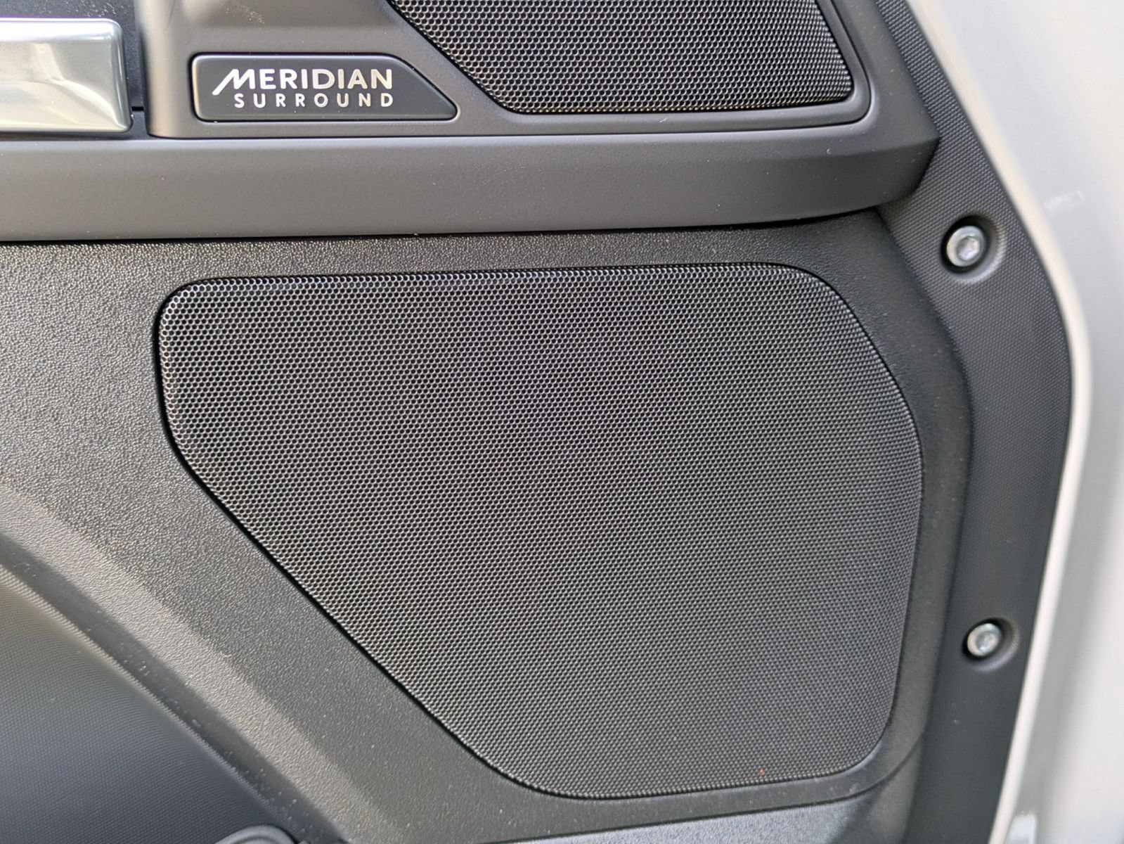 New 2026 Land Rover Defender 110 X-Dynamic SE AWD/4WD image 13