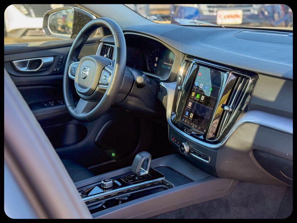 Used 2024 Volvo S60 B5 Core image 8