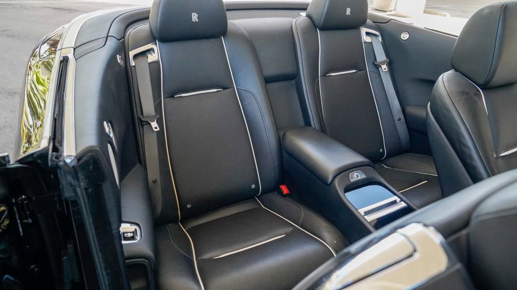 Used 2016 Rolls-Royce Dawn image 86