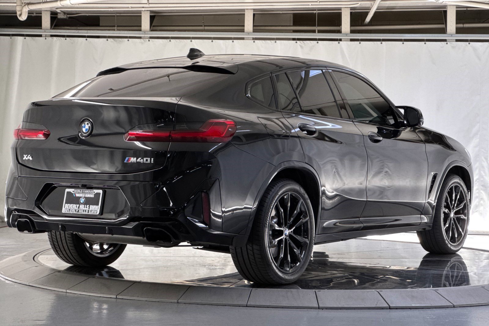 Certified 2025 BMW X4 M40i w/ Premium Package AWD/4WD image 8