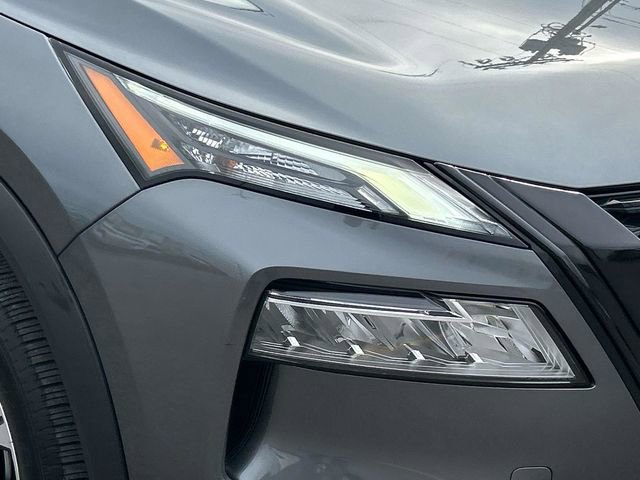 Used 2023 Nissan Rogue SV image 9