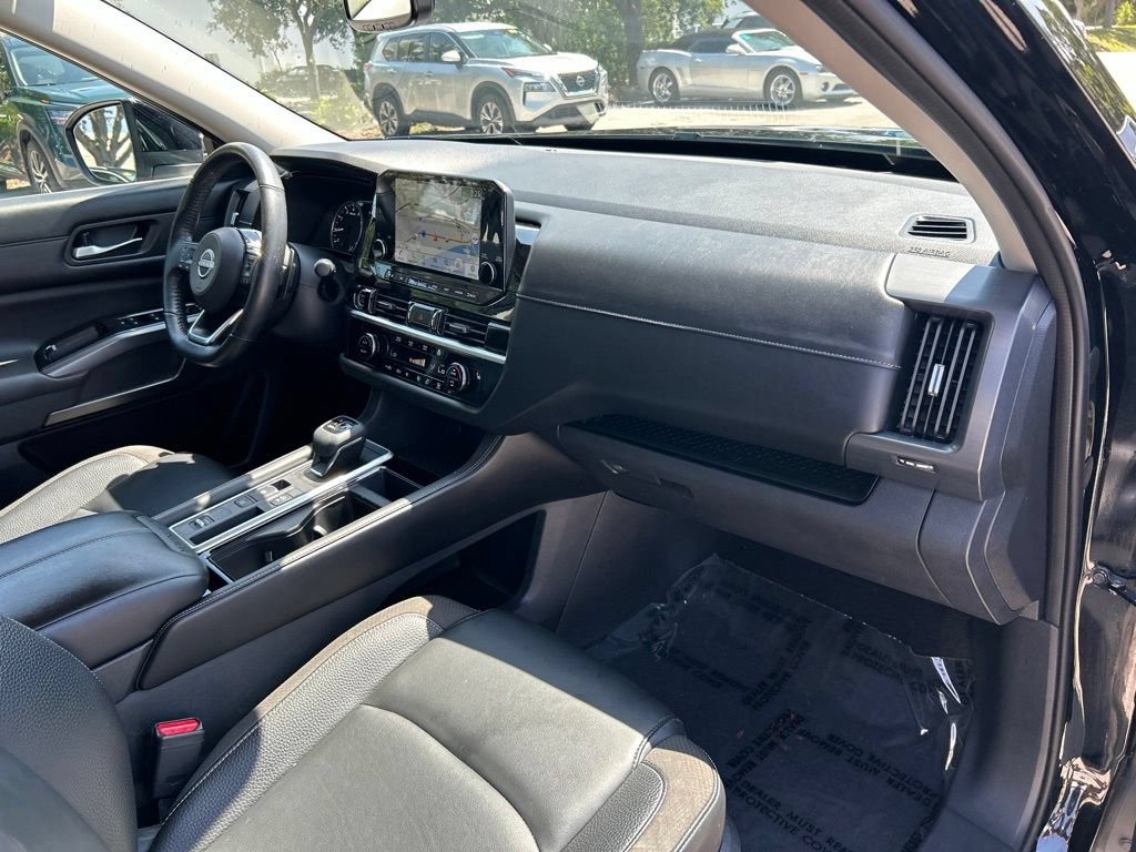 Certified 2022 Nissan Pathfinder SL w/ SL Black Package FWD image 46
