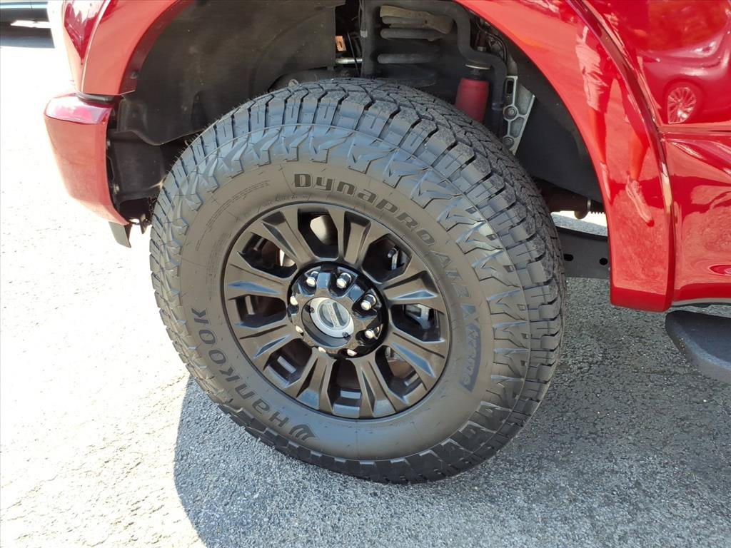 Used 2022 Ford F350 Platinum w/ Tremor Off-Road Package AWD/4WD image 9