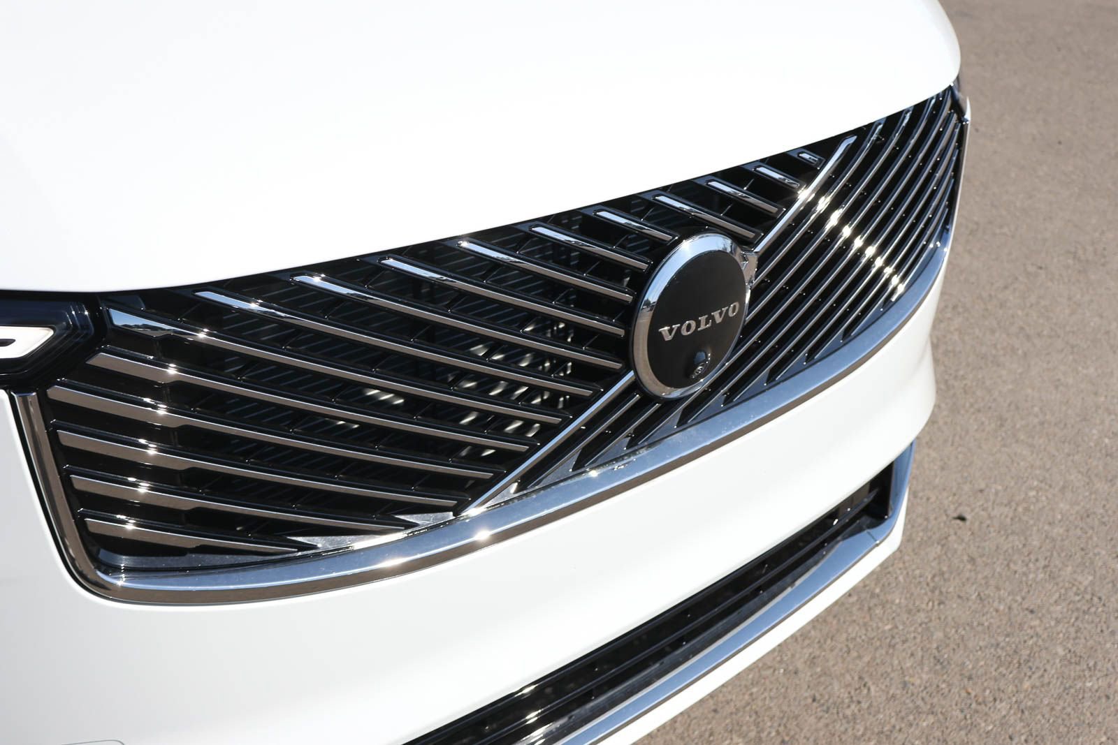 New 2026 Volvo XC90 T8 Plus w/ Protection Package AWD/4WD image 16