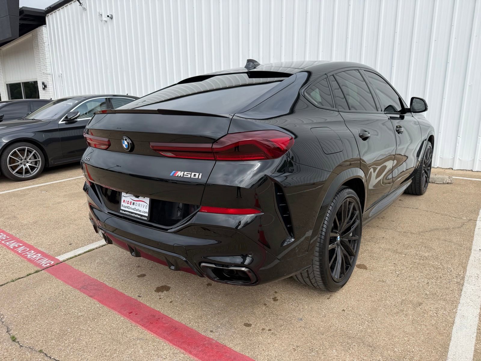 Used 2021 BMW X6 M50i w/ Executive Package AWD/4WD image 7