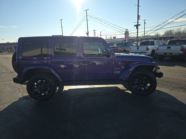 Used 2023 Jeep Wrangler Unlimited Sahara w/ Cold Weather Group image 7