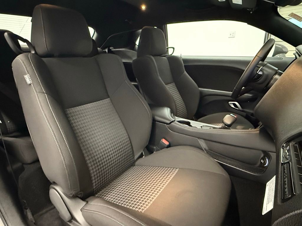 Used 2023 Dodge Challenger R/T w/ Performance Handling Group image 16