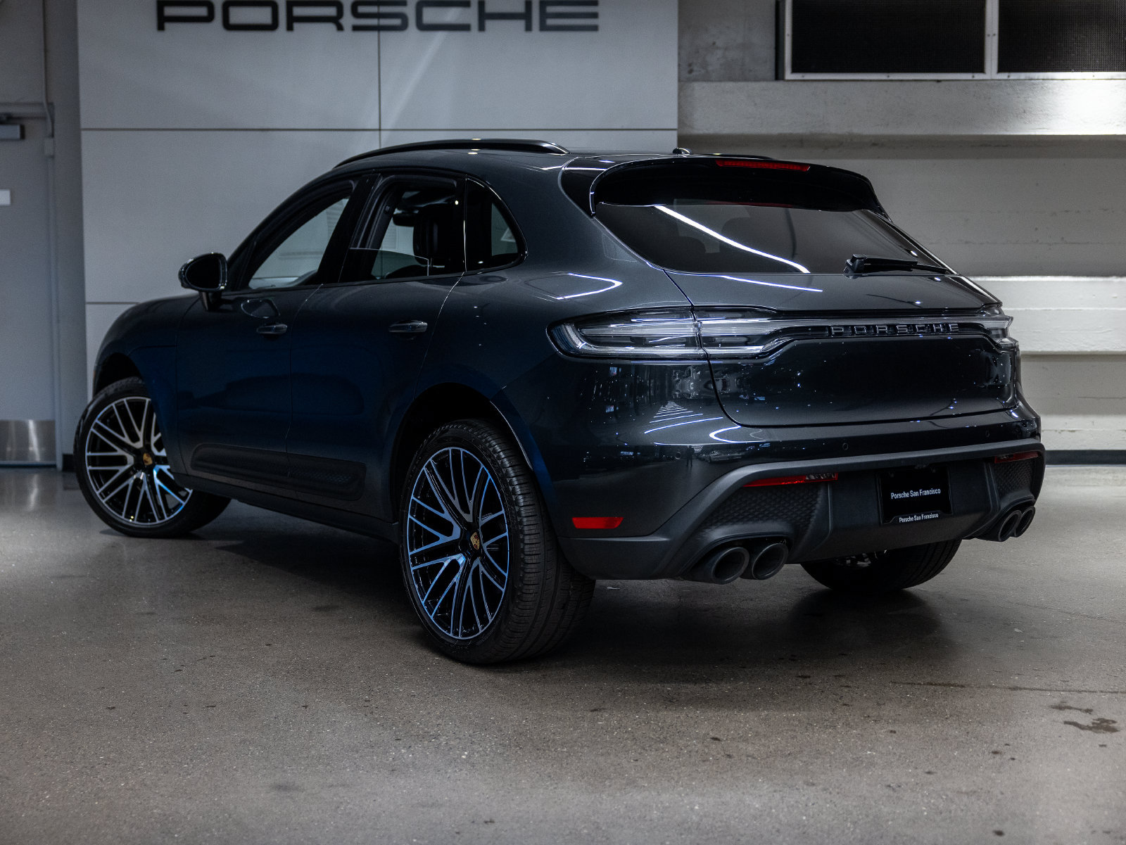 Certified 2026 Porsche Macan AWD/4WD image 3