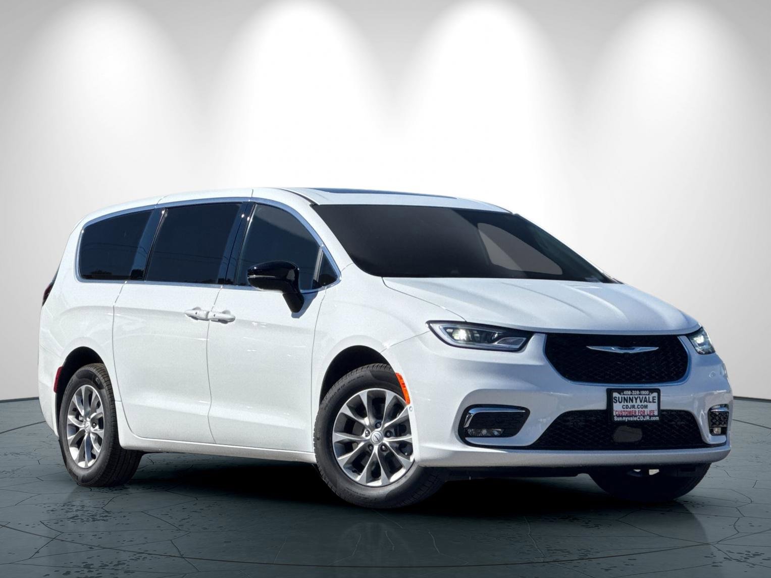New 2026 Chrysler Pacifica Select image 2