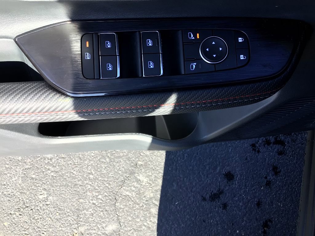 New 2026 Nissan Kicks SR w/ Cold Weather Package image 8