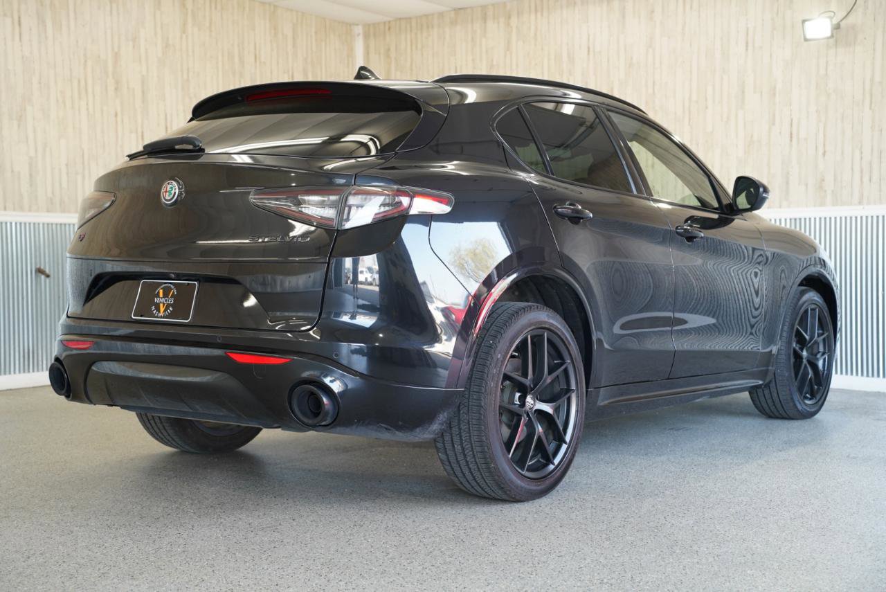 Used 2021 Alfa Romeo Stelvio Ti Sport AWD/4WD image 10