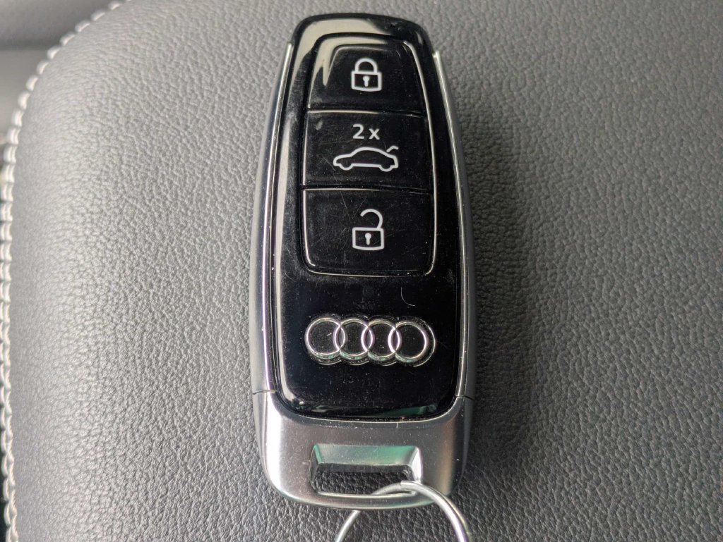 Used 2020 Audi Q8 Premium Plus AWD/4WD image 36