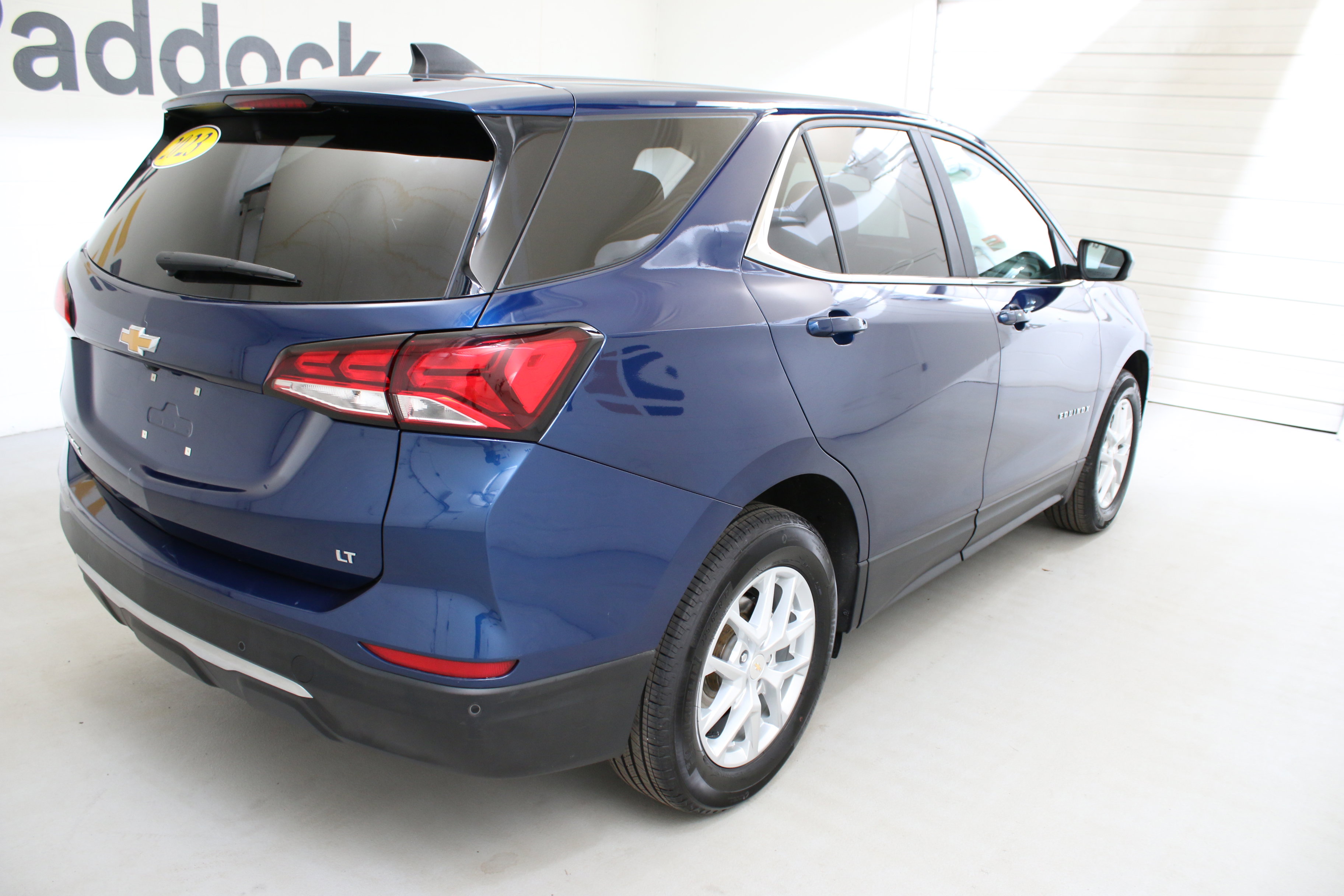 Used 2023 Chevrolet Equinox LT FWD image 9