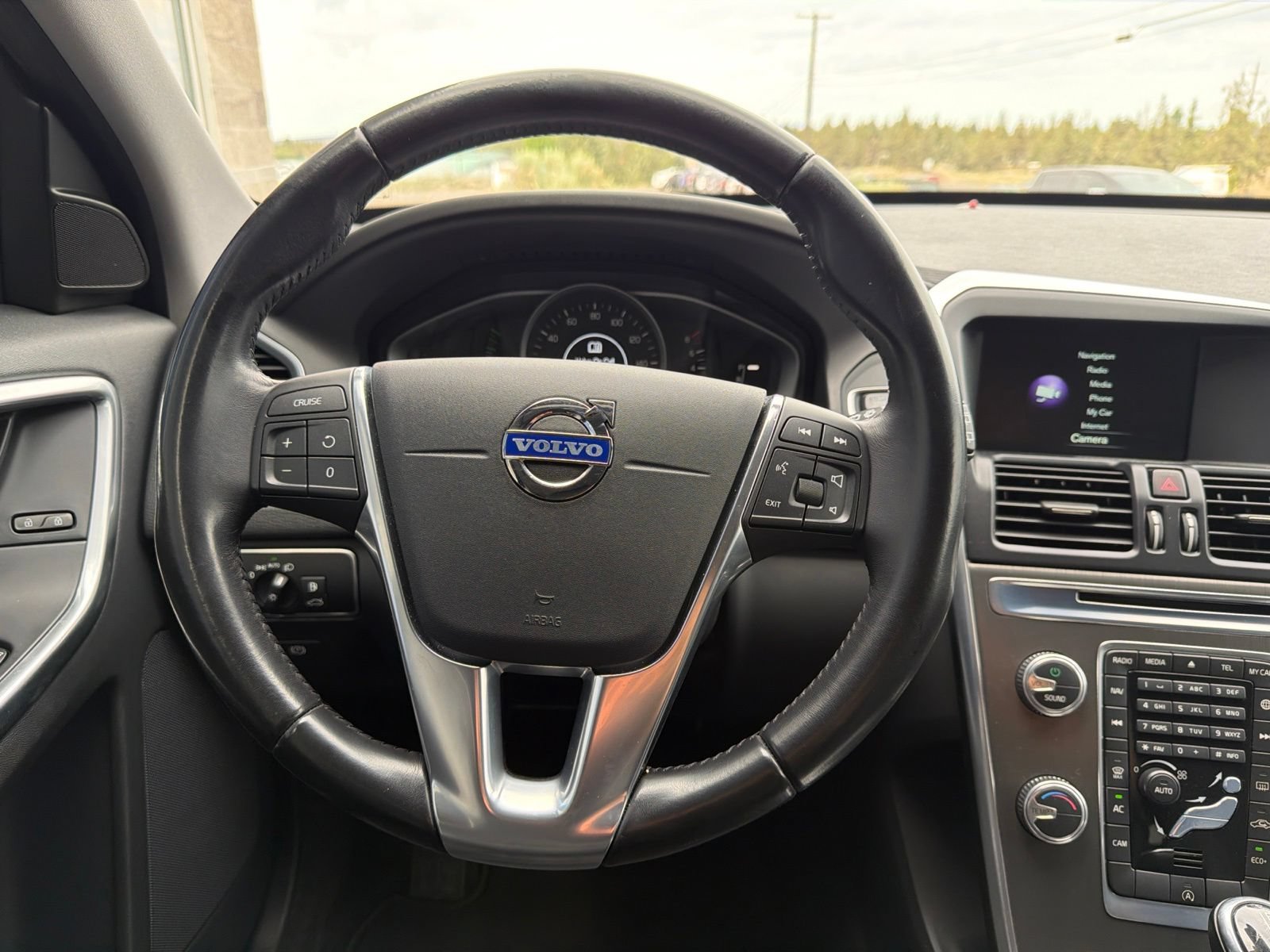 Used 2015 Volvo XC60 T5 FWD image 11