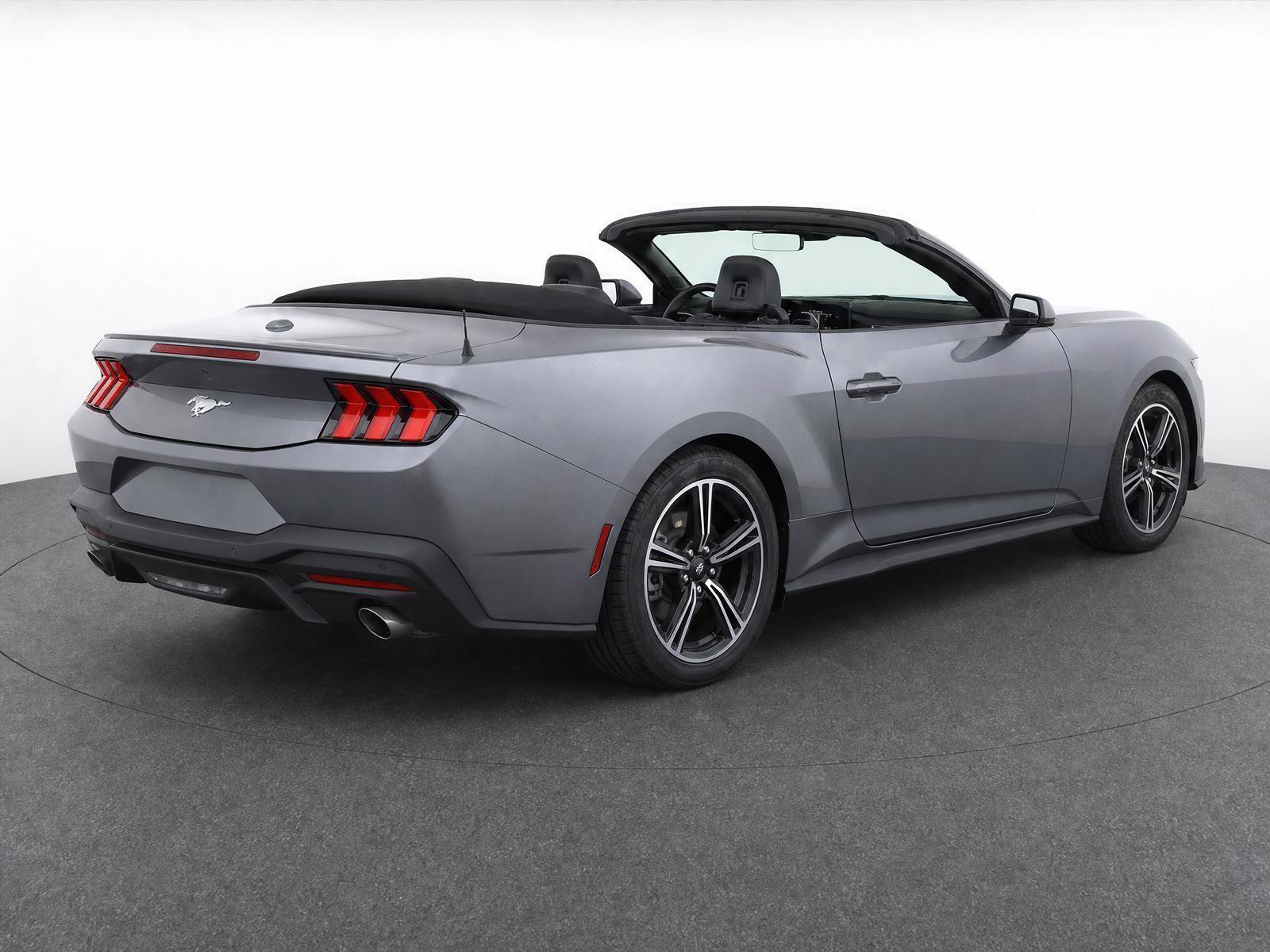 Used 2025 Ford Mustang Premium RWD image 4