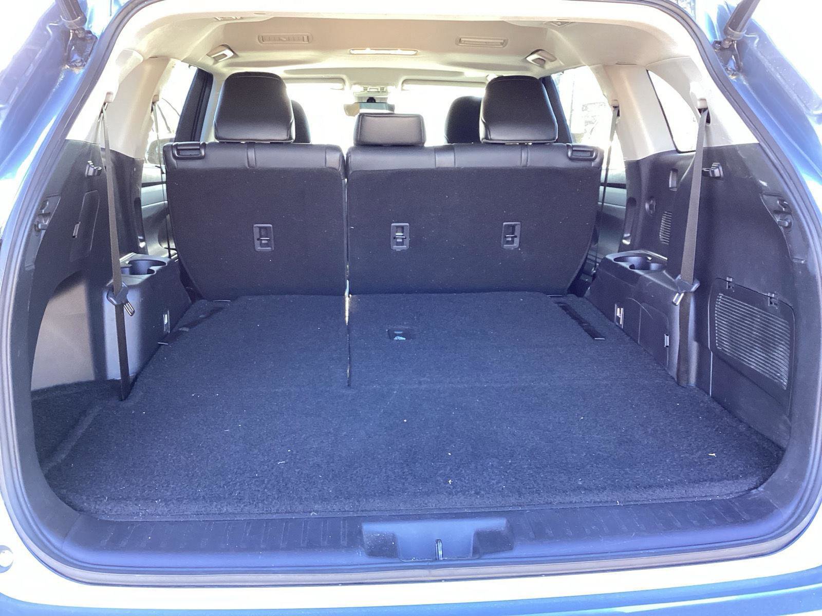 Used 2021 Toyota Highlander XLE image 3