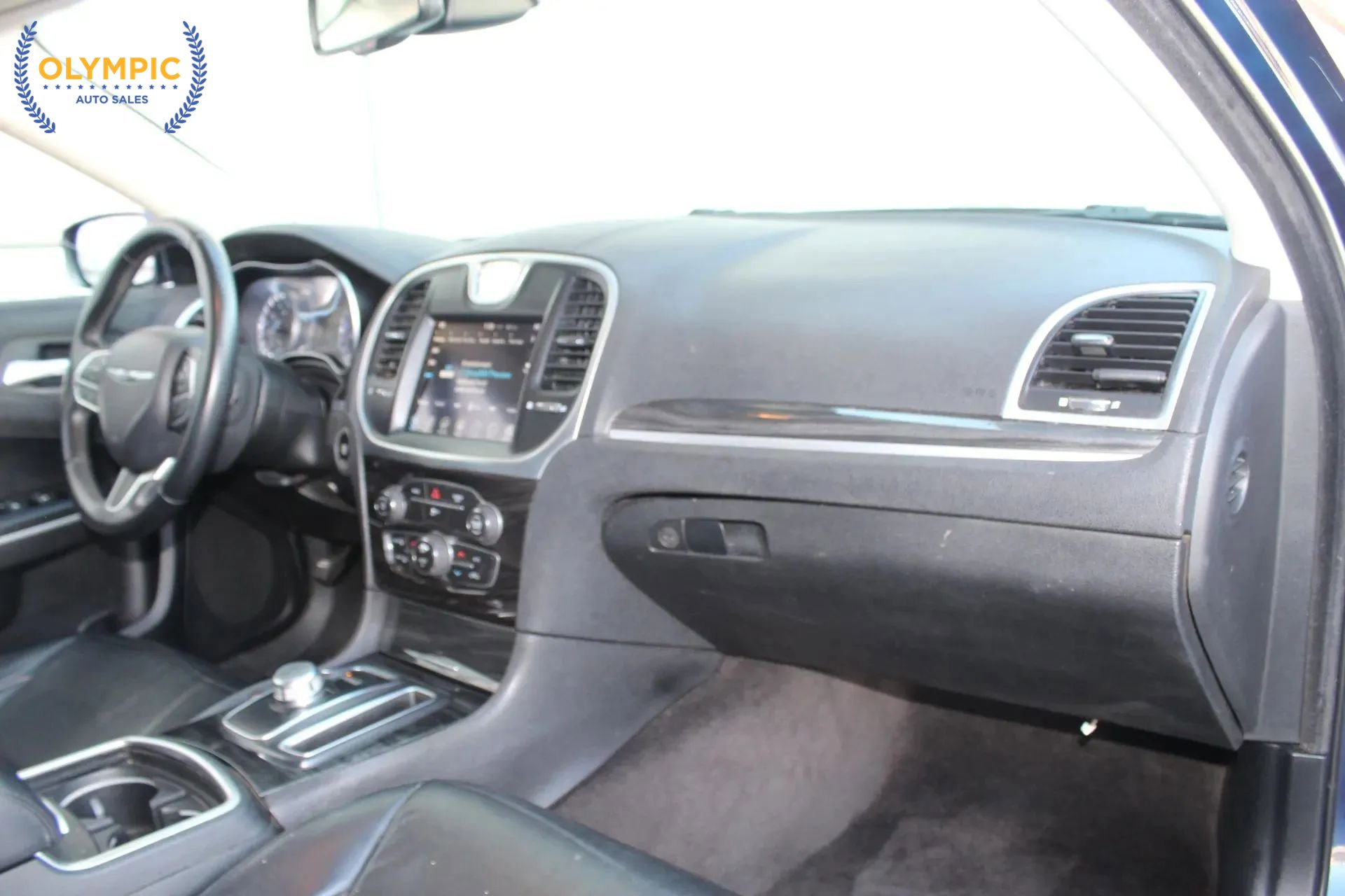 Used 2017 Chrysler 300 Limited image 16