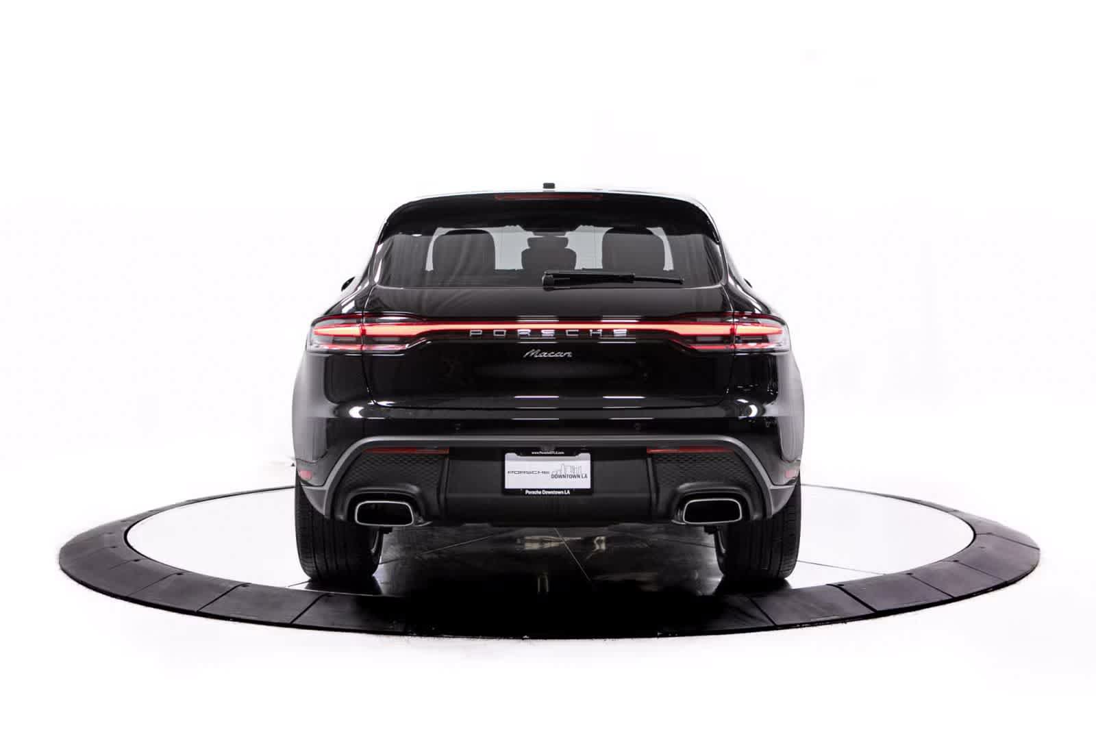 Certified 2026 Porsche Macan AWD/4WD image 6