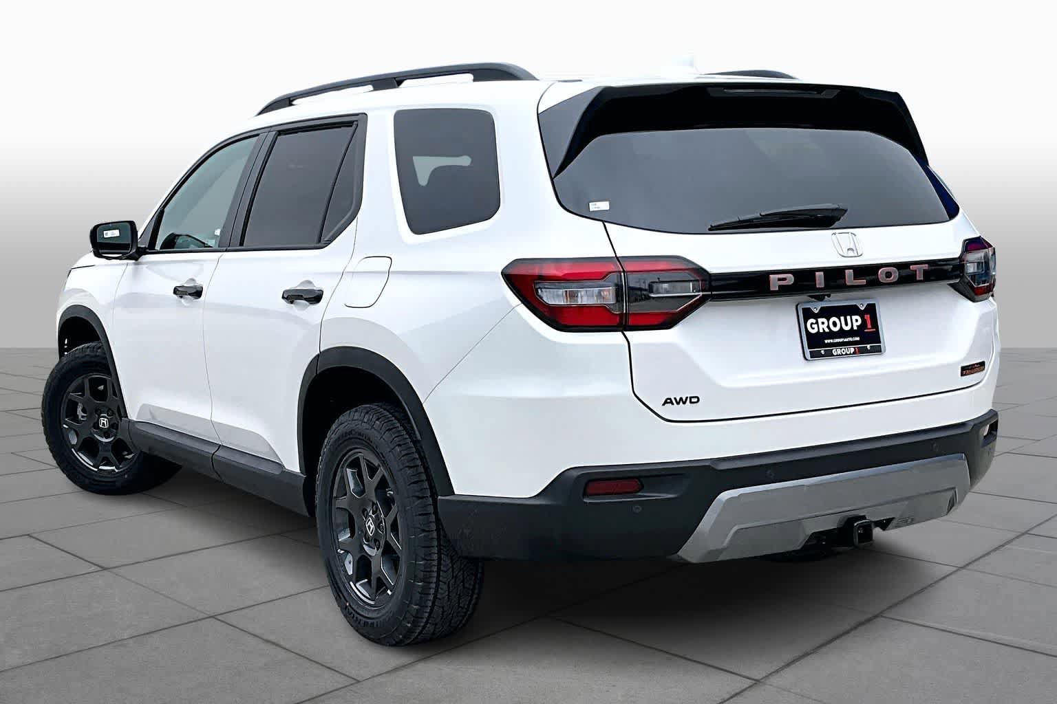New 2026 Honda Pilot TrailSport image 11