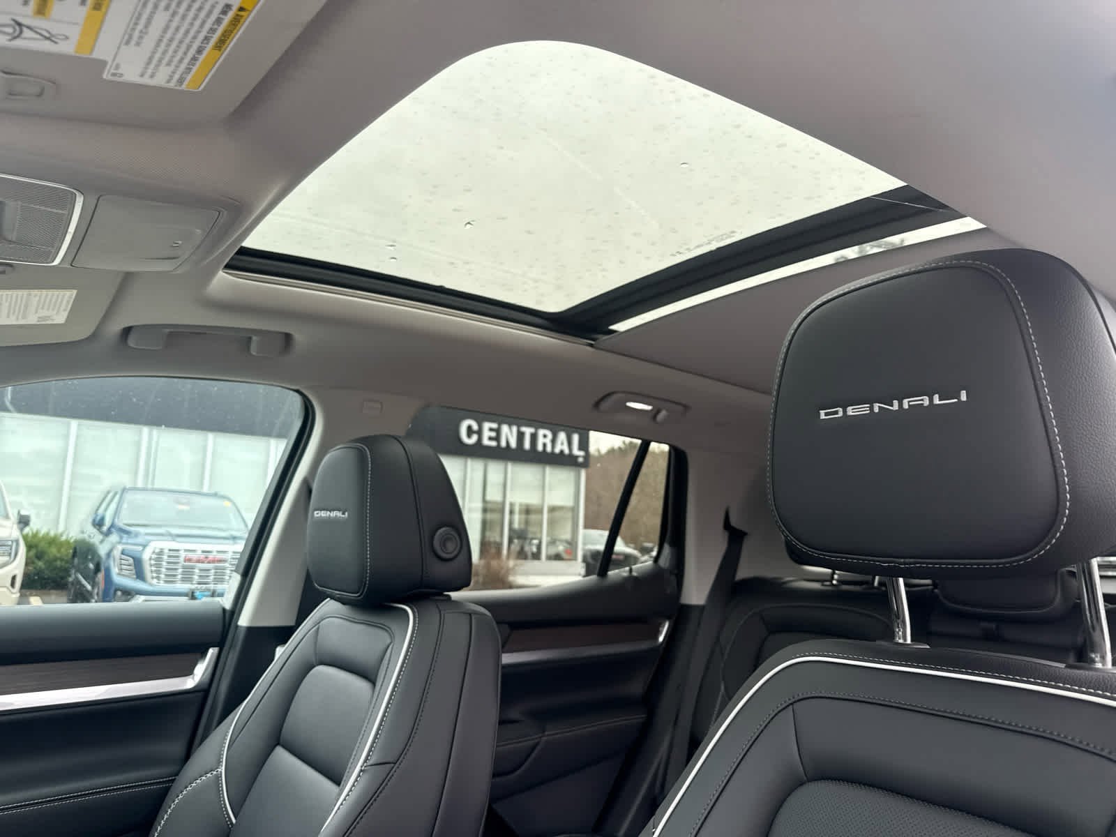 New 2026 GMC Terrain Denali w/ LPO, Floor Liner Package AWD/4WD image 22