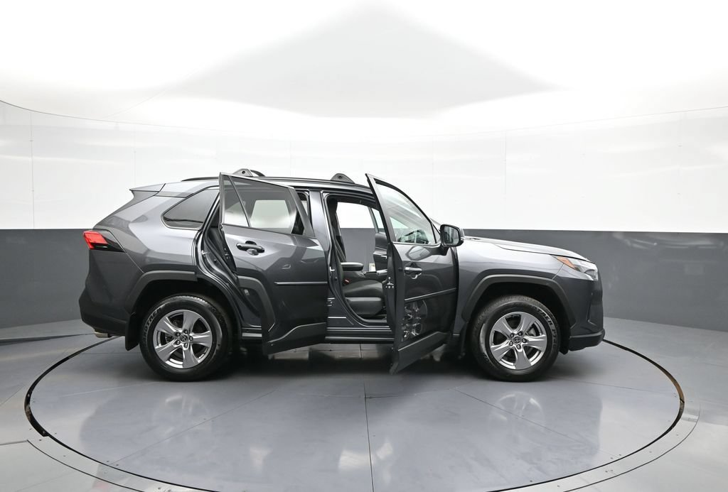 Used 2023 Toyota RAV4 XLE AWD/4WD image 40