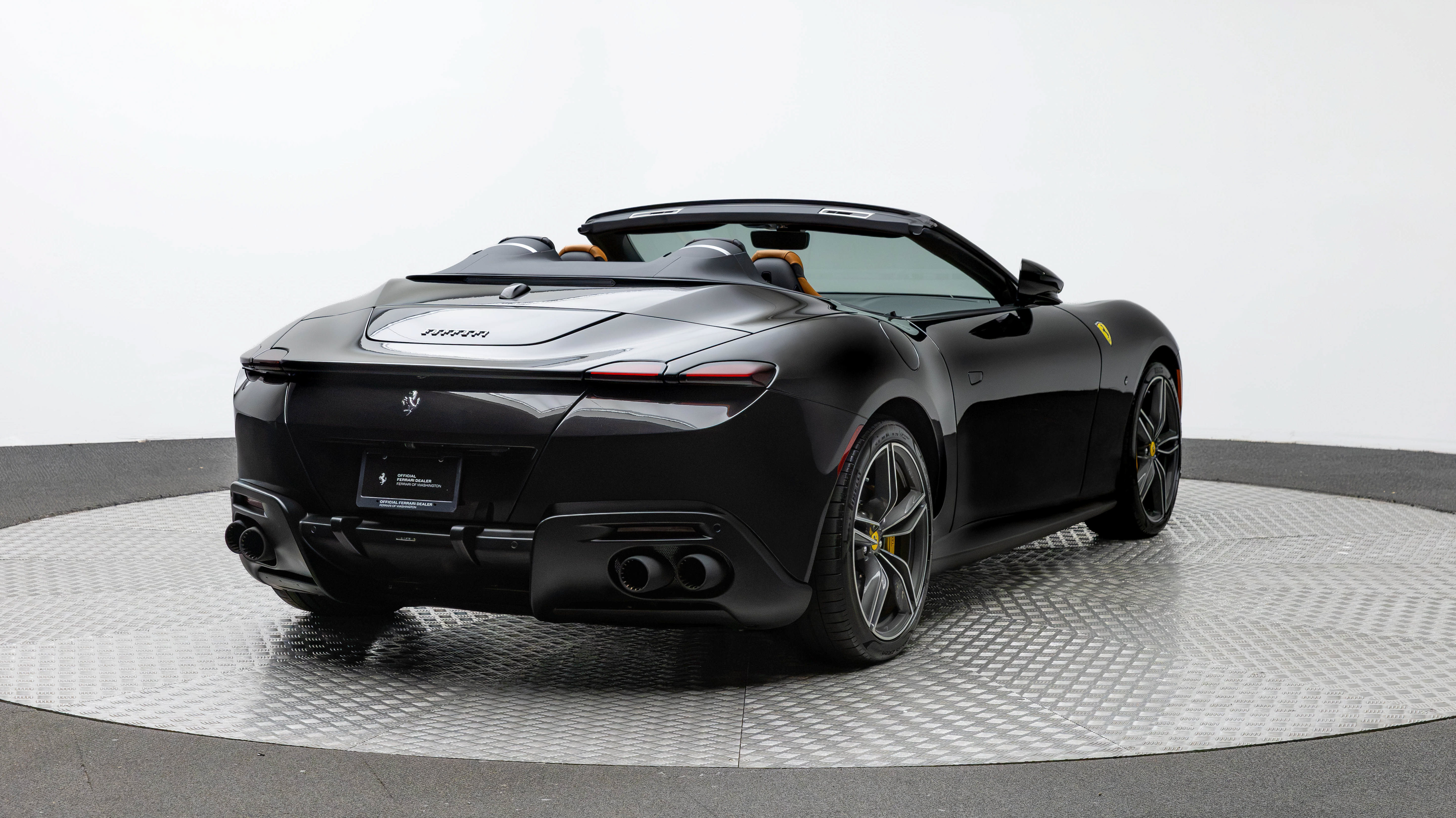 Certified 2025 Ferrari Roma Spider RWD image 7