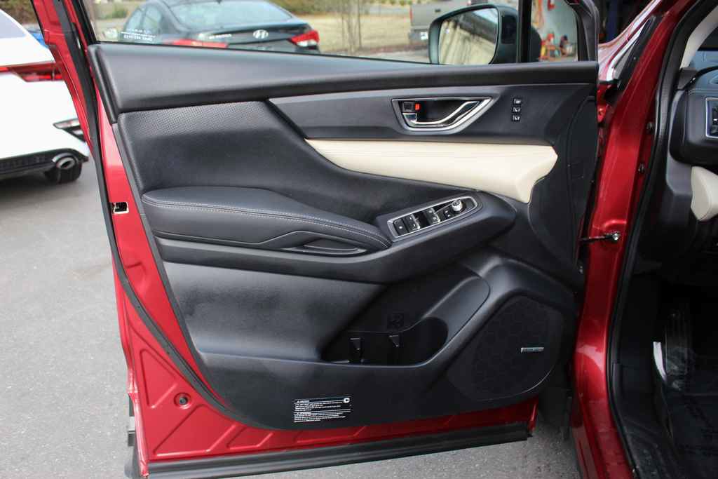 Used 2020 Subaru Ascent Limited w/ Technology Package image 12