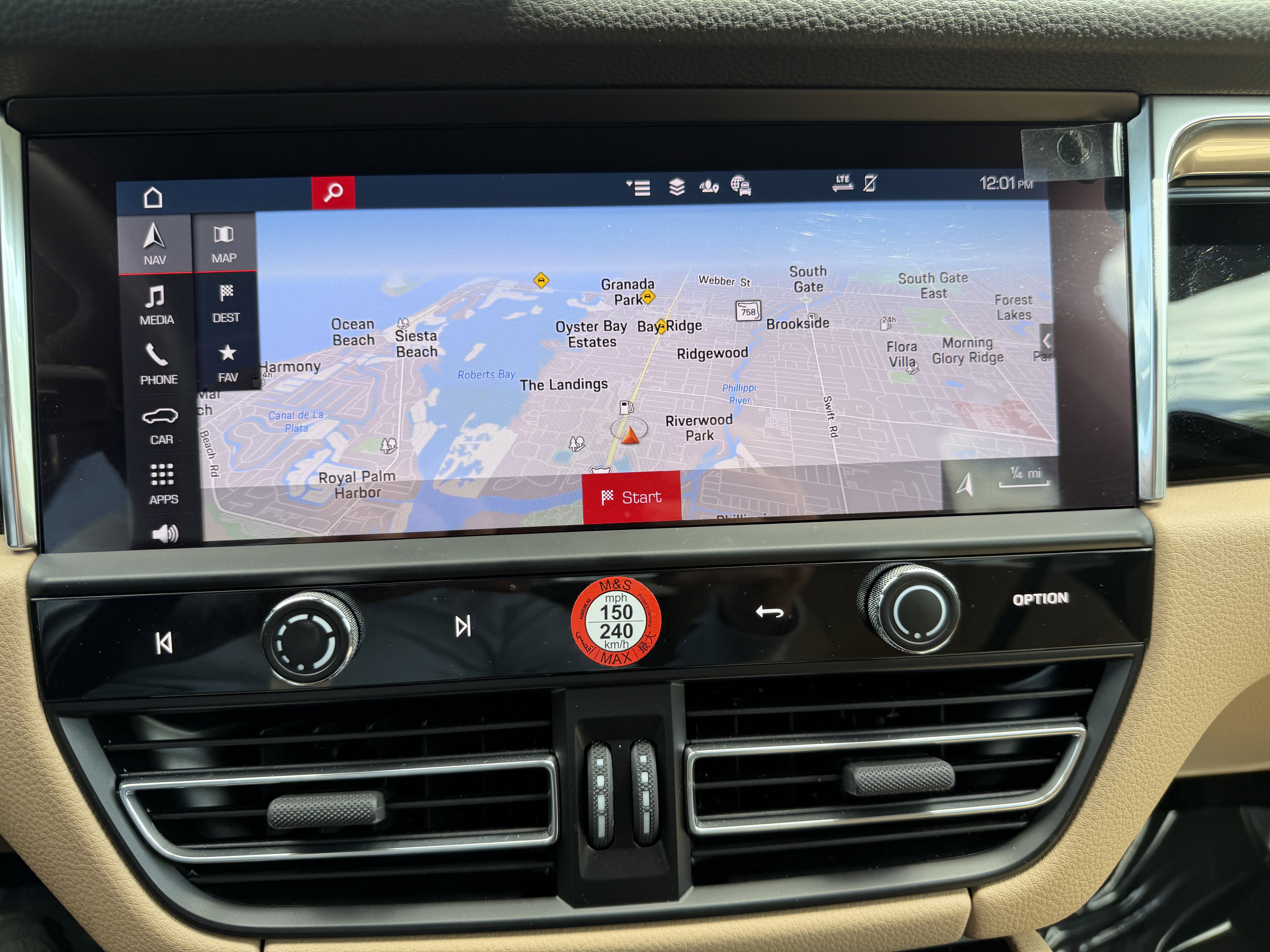 Certified 2025 Porsche Macan image 28