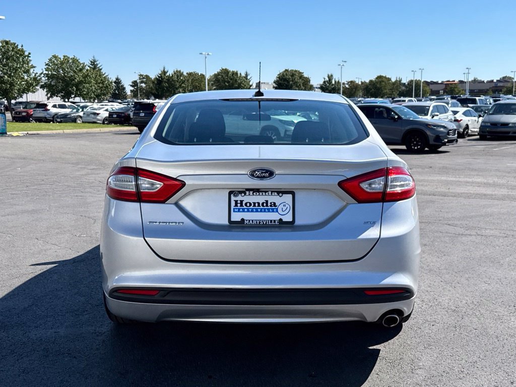 Used 2016 Ford Fusion SE FWD image 6