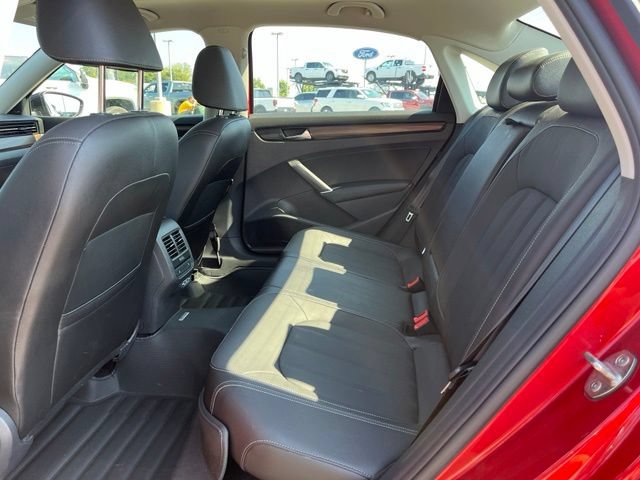 Used 2022 Volkswagen Passat 2.0T FWD image 6