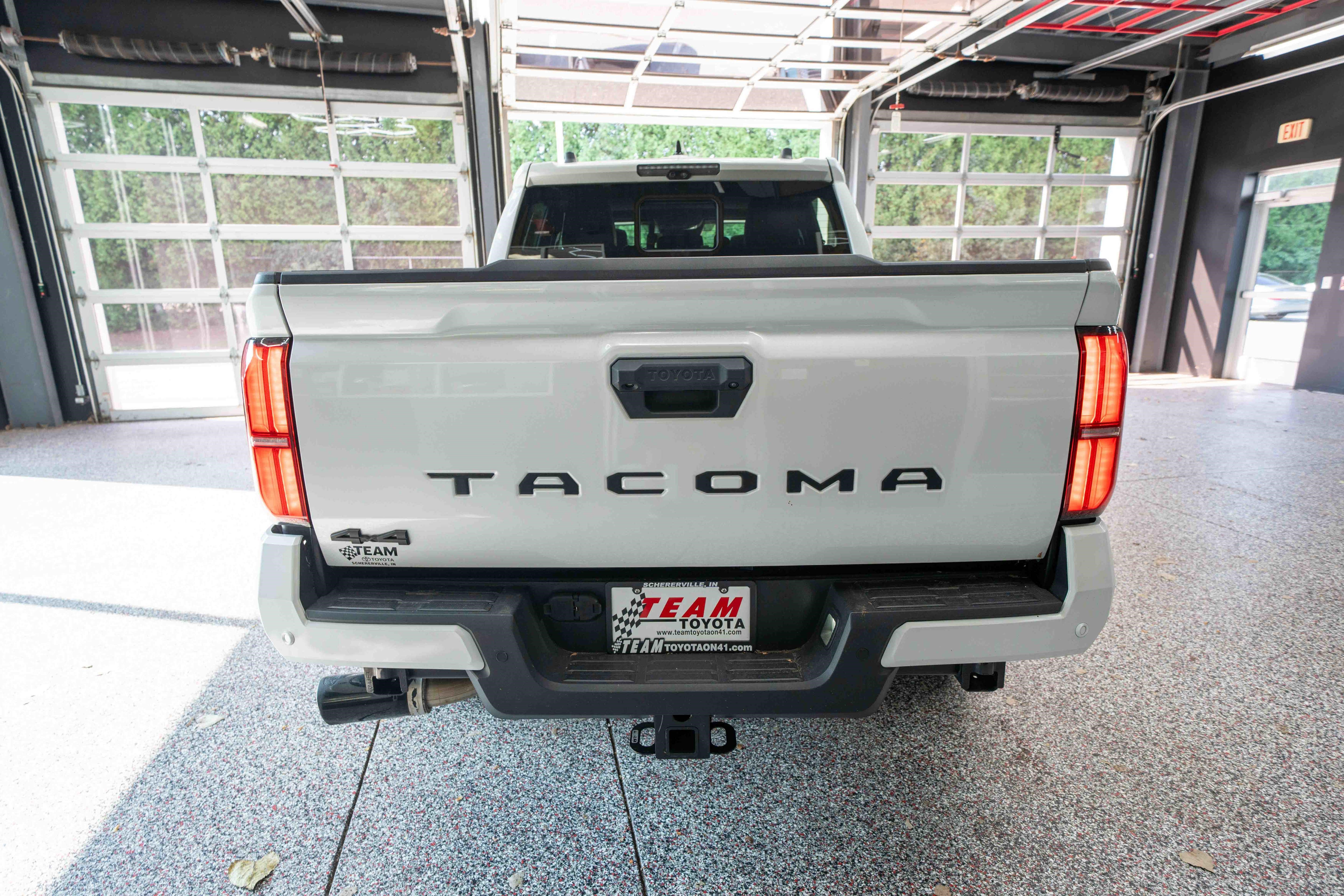 Used 2024 Toyota Tacoma TRD Sport w/ TRD Sport Premium Package AWD/4WD image 3