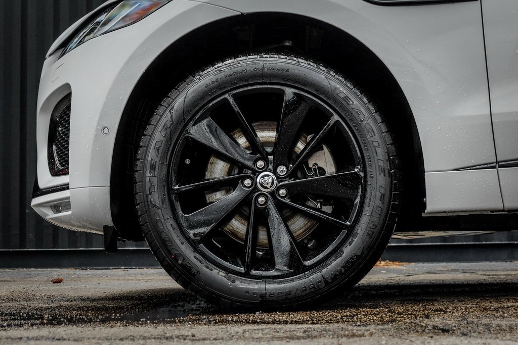 New 2026 Jaguar F-PACE R-Dynamic S image 4