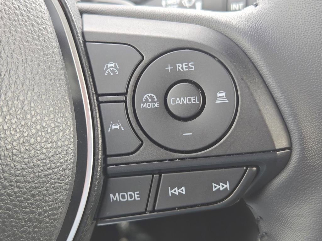 Used 2025 Toyota Corolla SE image 28