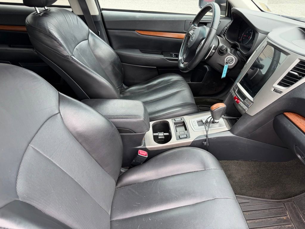 Used 2013 Subaru Outback 2.5i Limited AWD/4WD image 16
