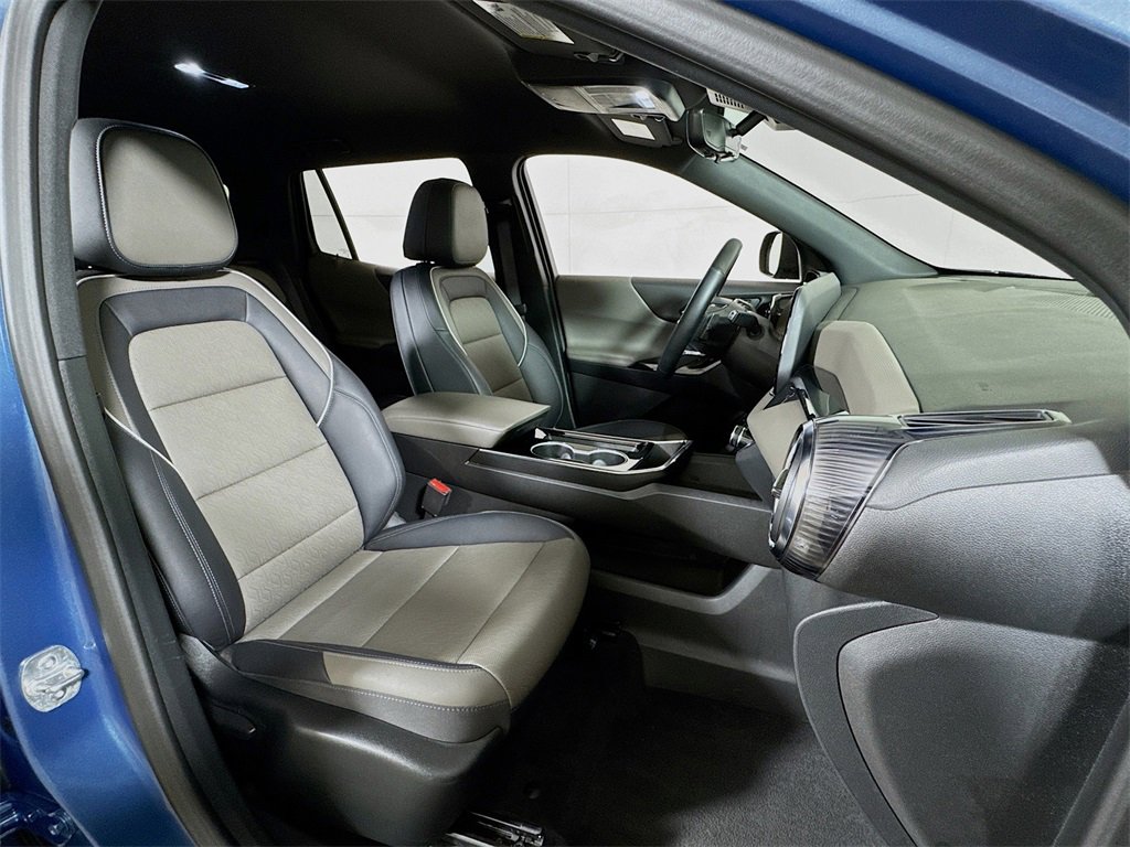 Used 2025 Chevrolet Equinox LT w/ Convenience Package II image 26