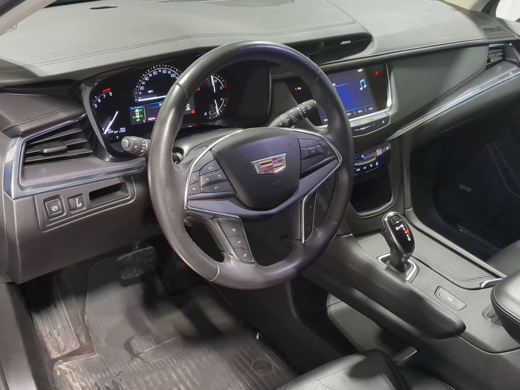 Used 2018 Cadillac XT5 Luxury w/ Driver Awareness Package image 10
