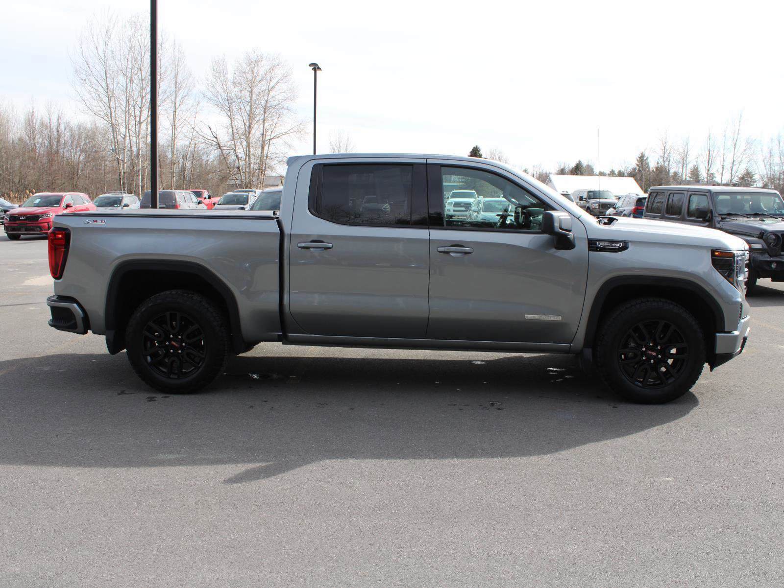 Used 2025 GMC Sierra 1500 Elevation w/ X31 Off-Road Package AWD/4WD image 4