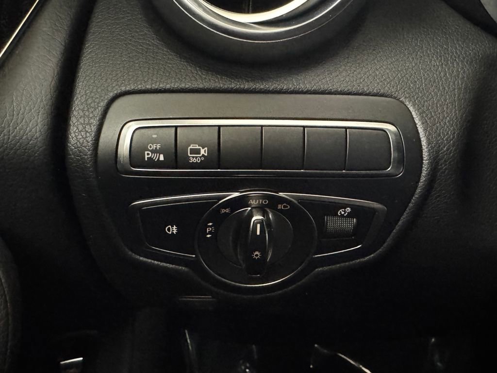 Used 2018 Mercedes-Benz GLC 300 GLC 300 image 26