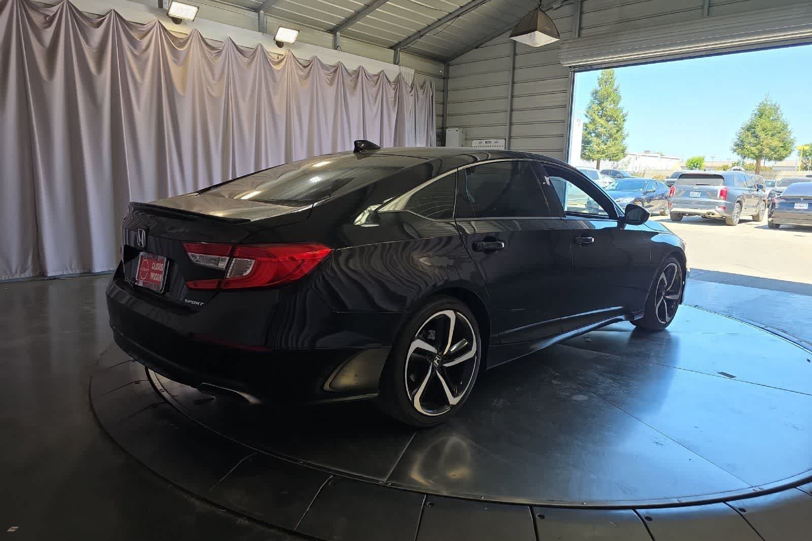 Used 2020 Honda Accord Sport image 3