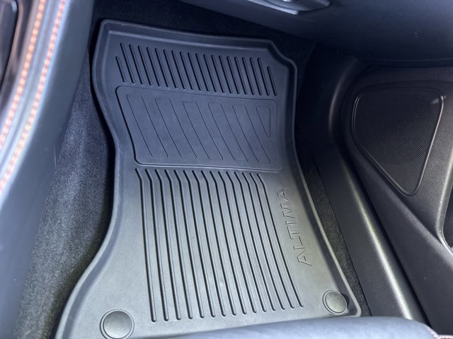 Used 2023 Nissan Maxima SR w/ Sport Mat Group FWD image 24