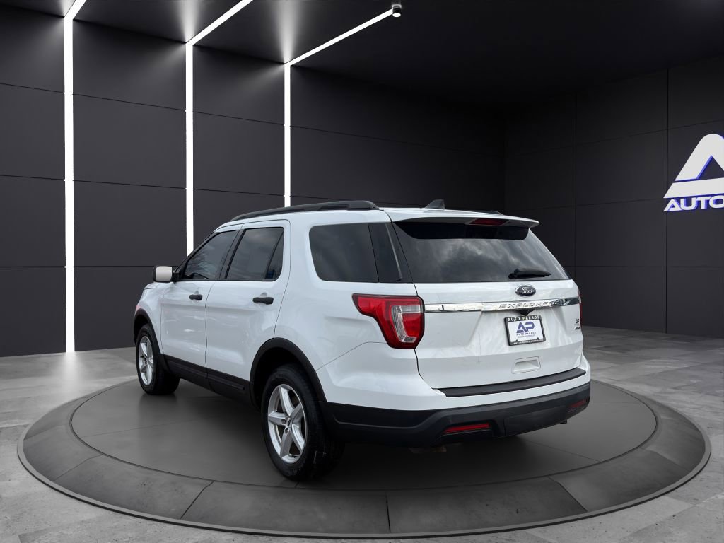 Used 2019 Ford Explorer 4WD w/ Class III Trailer Tow Package image 4
